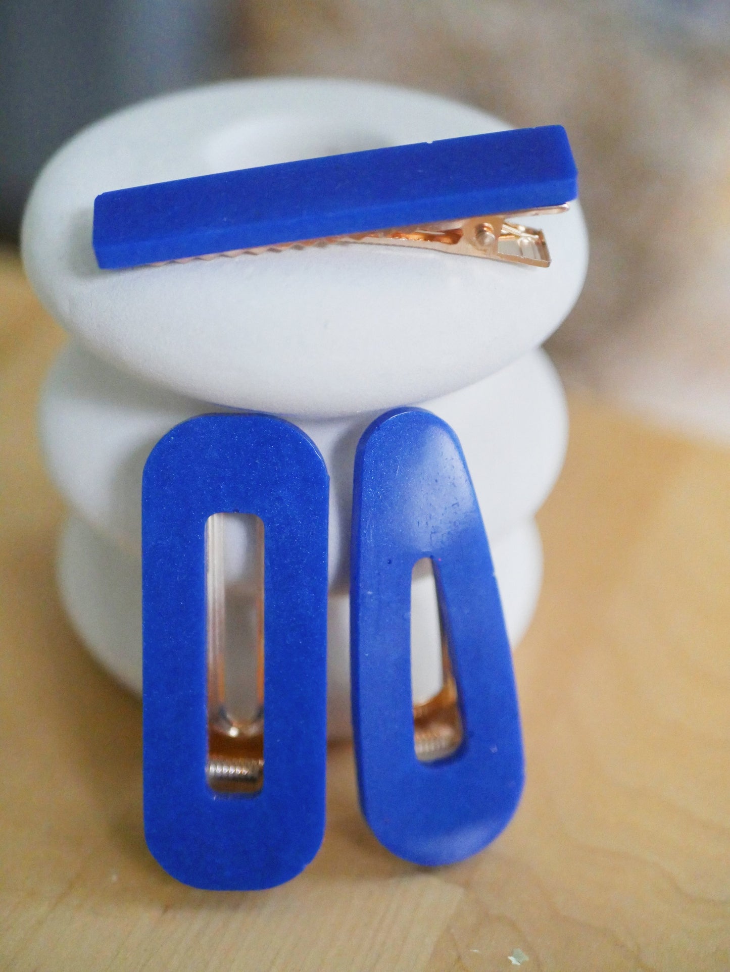 barrette-bleue-foncee-faite-main