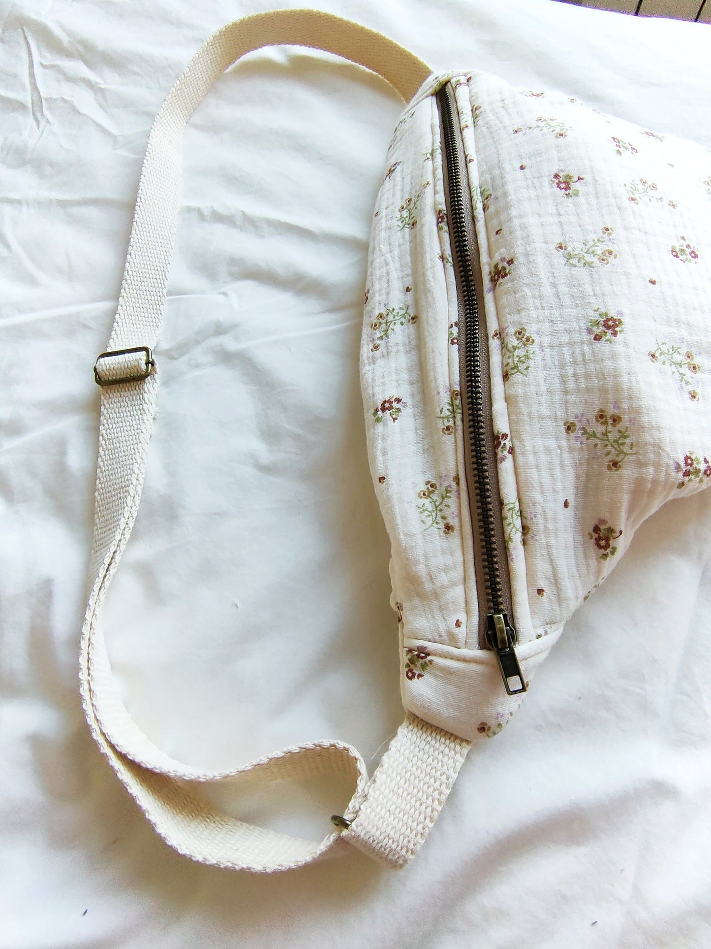 sac-banane-boheme-fleuri