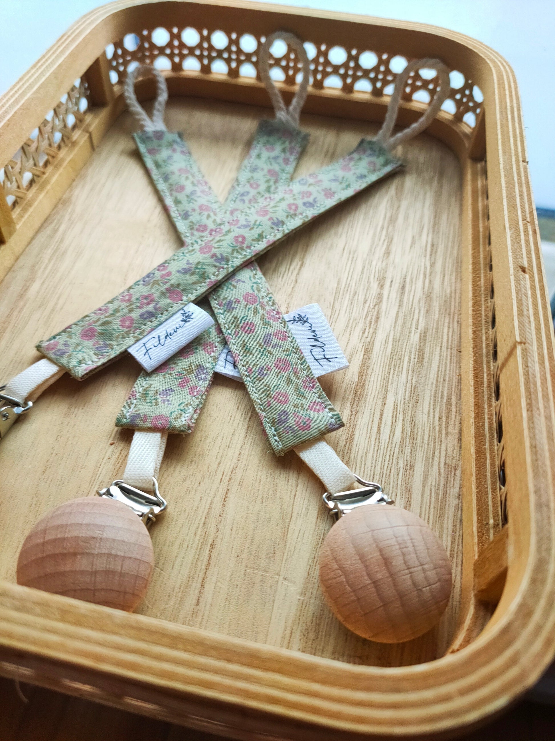 attache-tetine-liberty-vintage-tissu