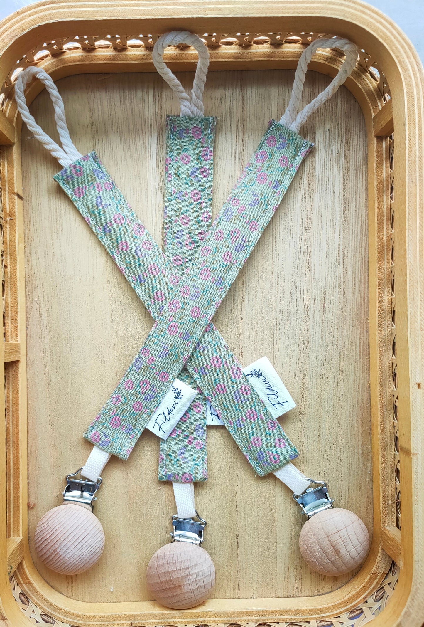 attache-tetine-liberty-vintage-fait-main