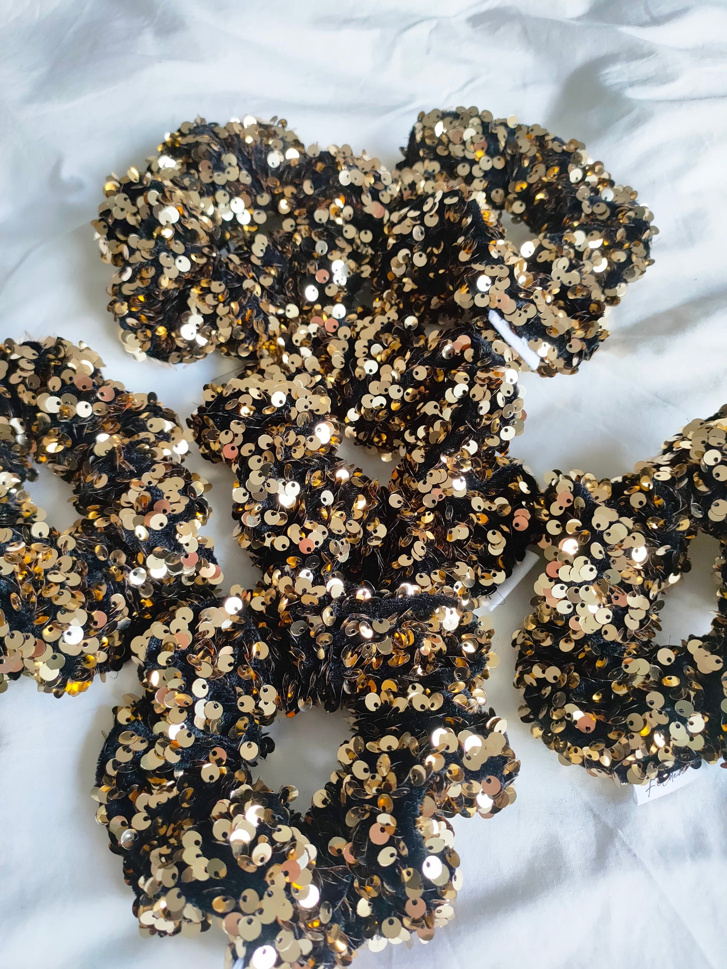 chouchou-cheveux-fait-main-sequins-dores