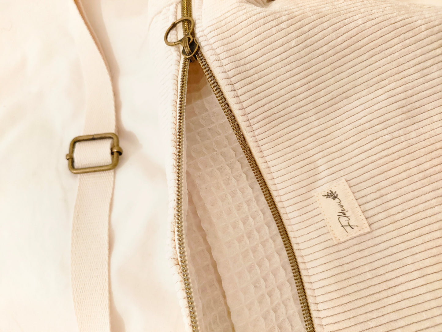 sac-banane-fait-main-blanc-fildevi