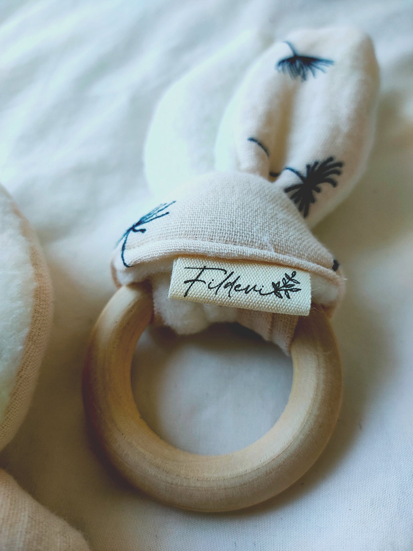 hochet-pour-bebe-couleur-creme