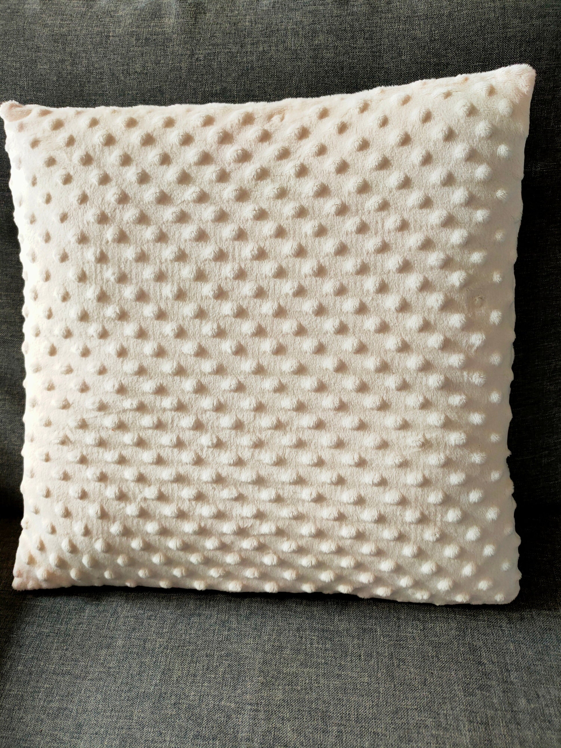 housse-coussin-blanc-fait-main