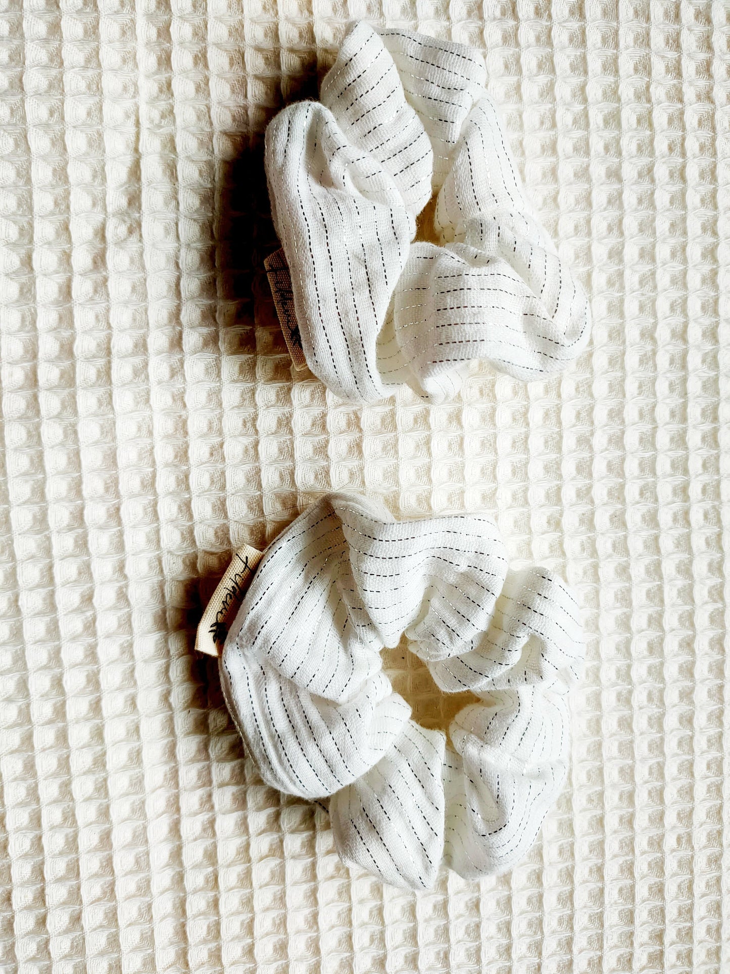 petit-chouchou-tissu-blanc-lurex