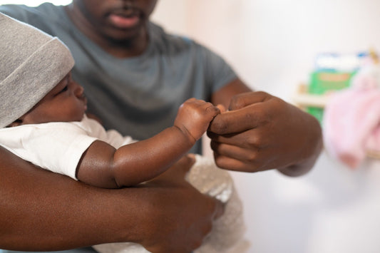 Pourquoi offrir un coffret de naissance fait main ? 