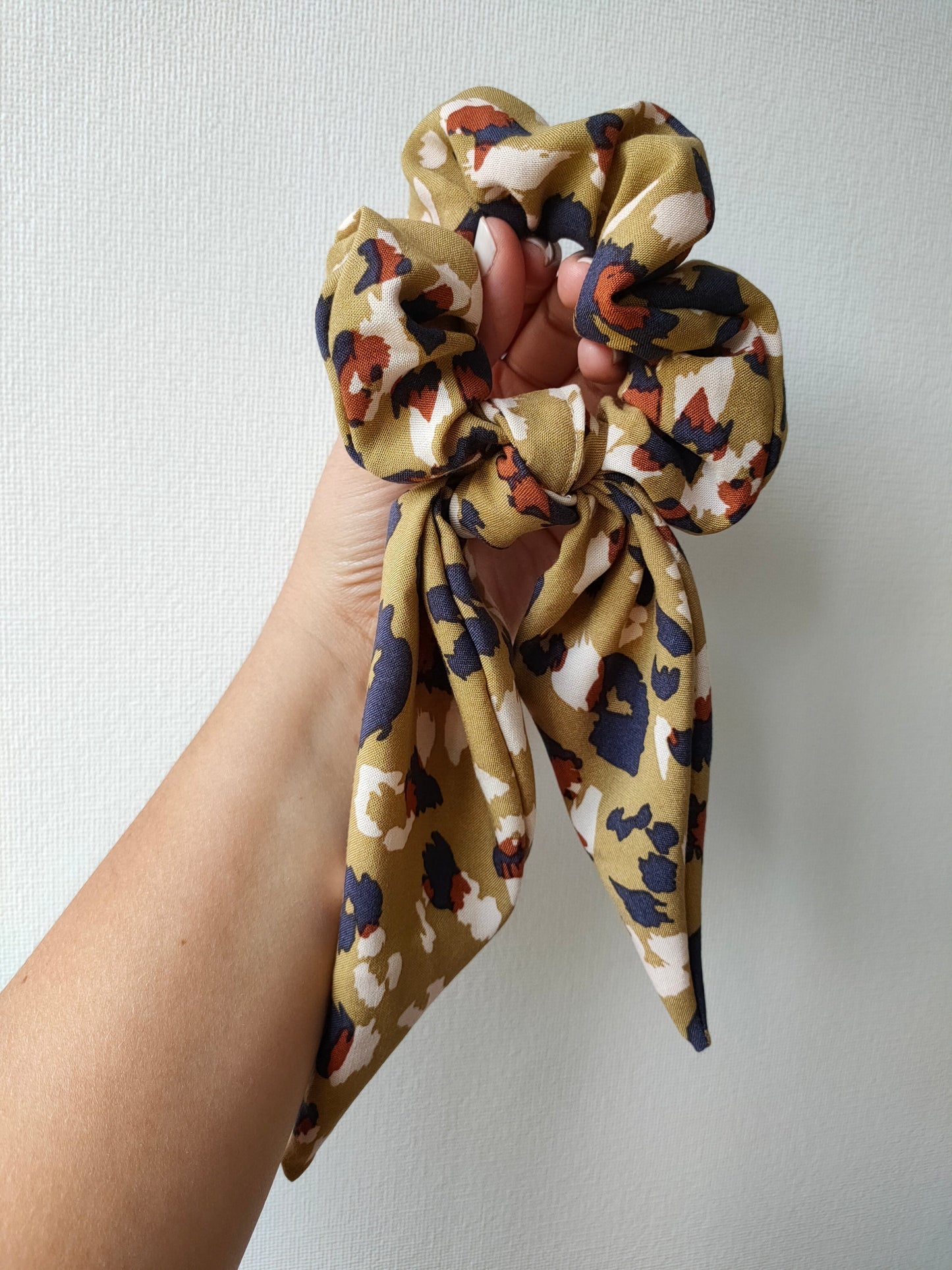 chouchou-foulard-kaki-tachete