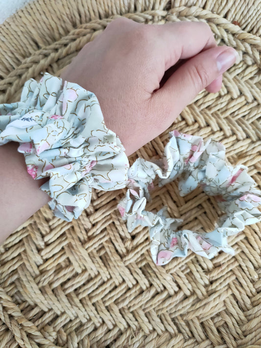 chouchou-volant-manchette-fleuri-fait-main