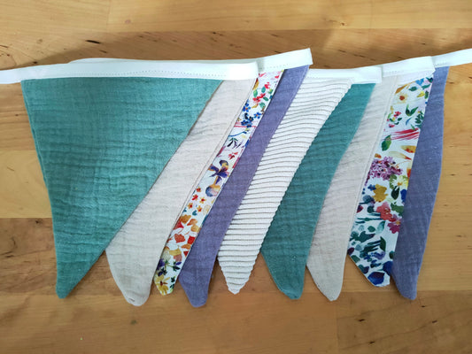 Guirlande fleurie bleu et violette