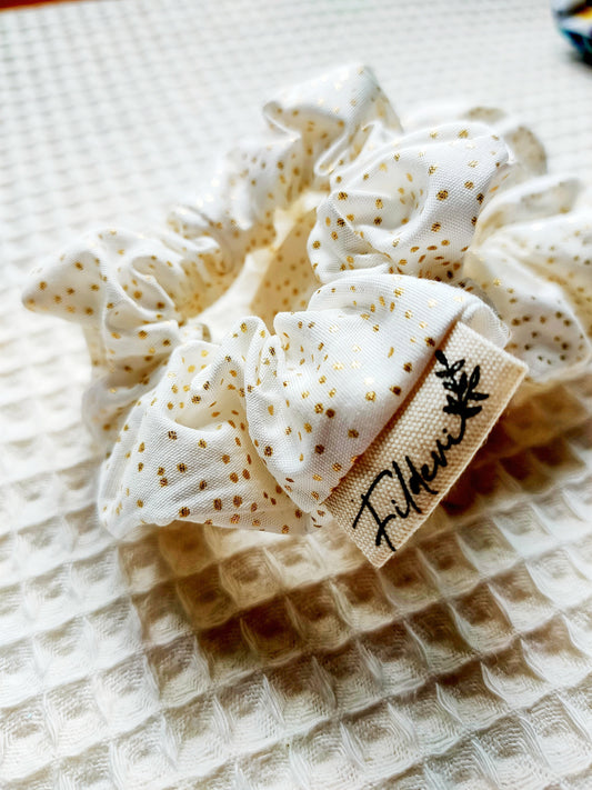 petit-chouchou-tissu-blanc-taches-dorees